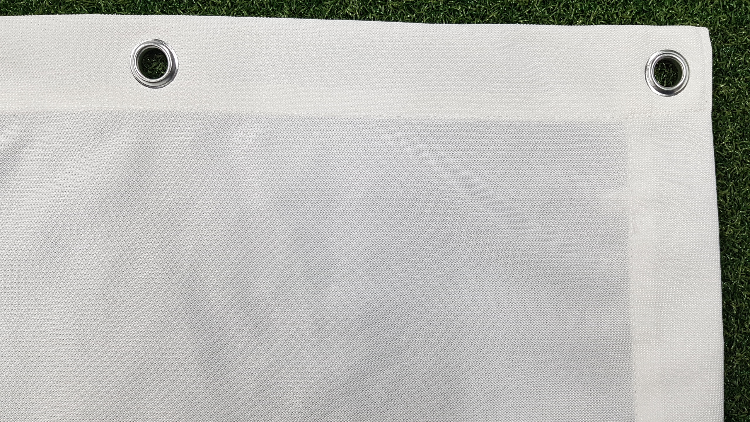 schlagfeste Leinwand für Ihren GolfSimulator in Größe M mit 320cm x 240cm