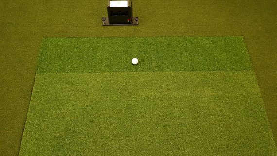 zweiteilige Matte und Puttingsrasen auf ein Niveau mit SkyTrak