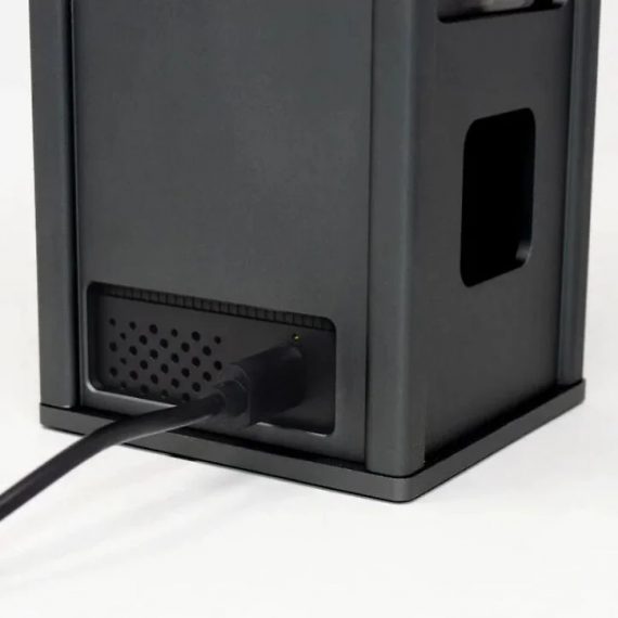 SquareGolf Schutzeinheit Details Kabelanschluss