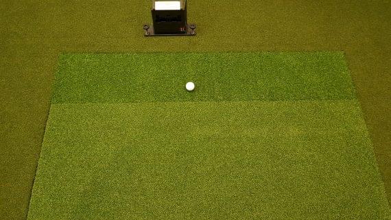 zweiteilige Matte und Puttingsrasen auf ein Niveau mit SkyTrak